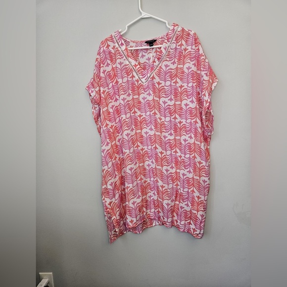 Tahari Coverup Tunic Top.
Pink/White
Size XXL - Picture 1 of 12